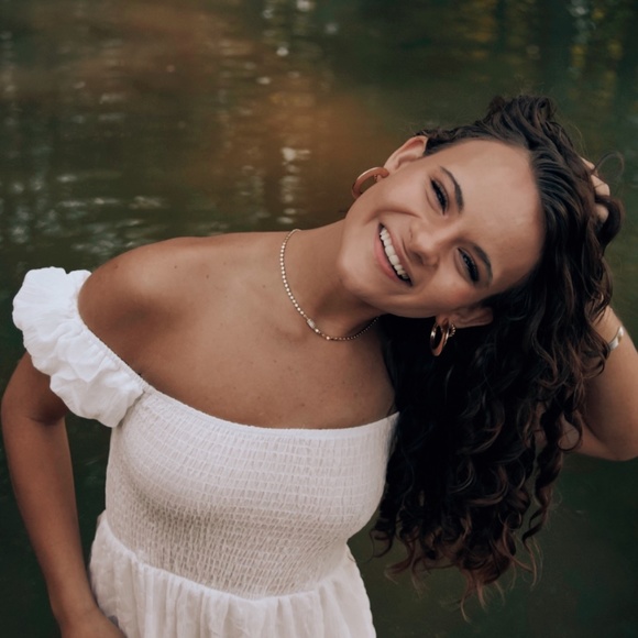 Meet your Posher, Gabby - Picture 1 of 1